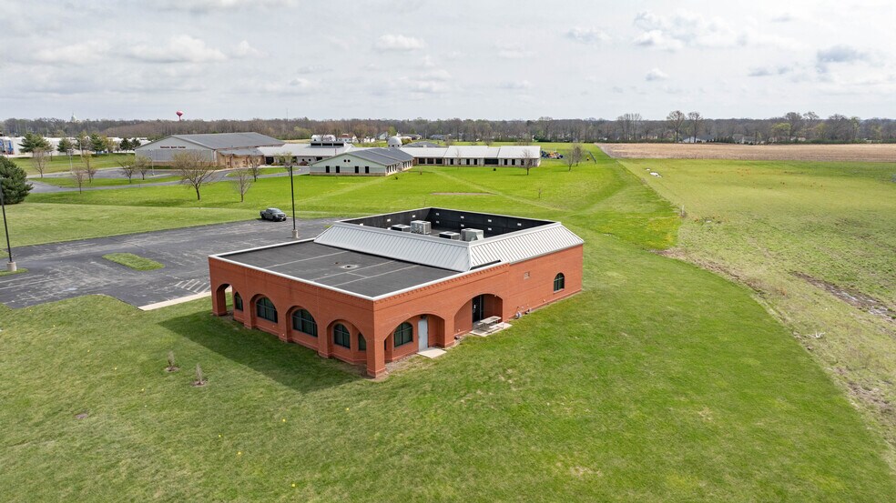 More Photos Of 18400 Shipman Rd, Carlinville Schools For Sale