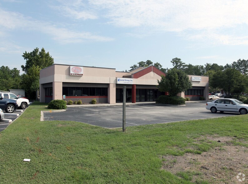 More Photos Of 3825 Market St, Wilmington General Retail For Lease