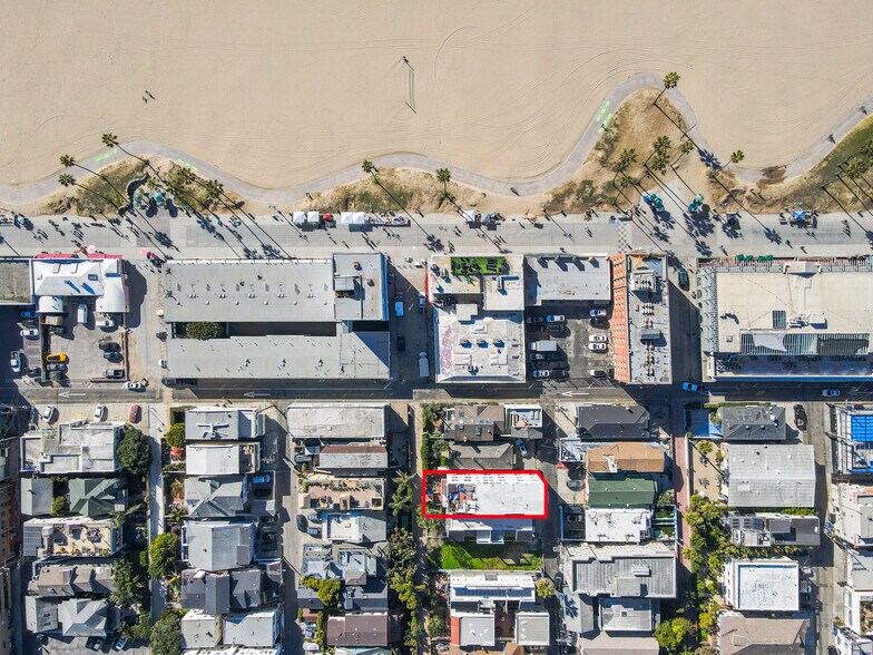 More Photos Of 19 Wavecrest Ave, Venice Apartments For Sale