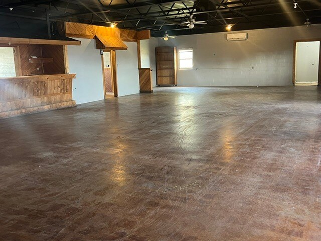 More Photos Of 6226 US-180 Hwy, Snyder Specialty For Sale