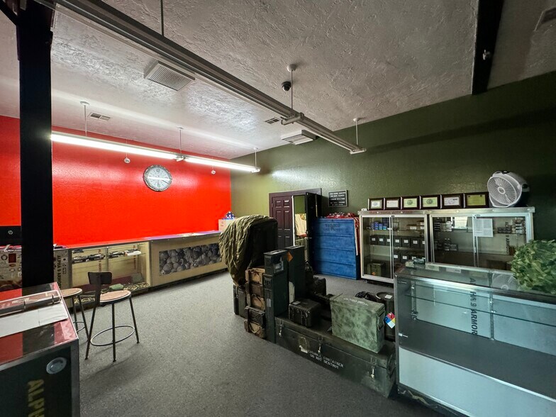 More Photos Of 1325 Yosemite Blvd, Modesto Storefront For Sale