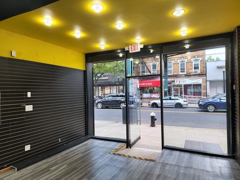 More Photos Of 89-17 Jamaica Ave, Jamaica Storefront Retail Residential For Sale