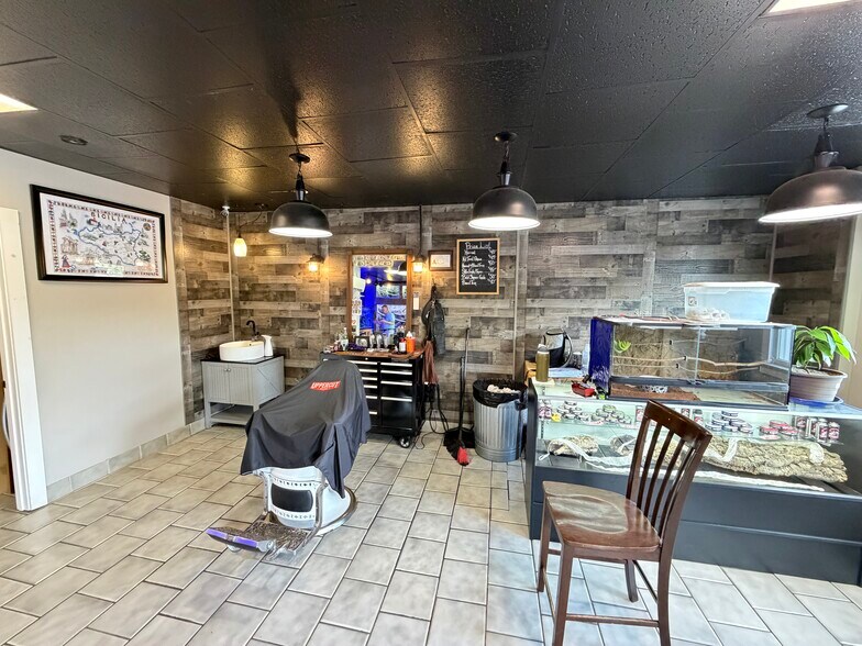 More Photos Of 3743 US Highway 9W, Highland Specialty For Sale