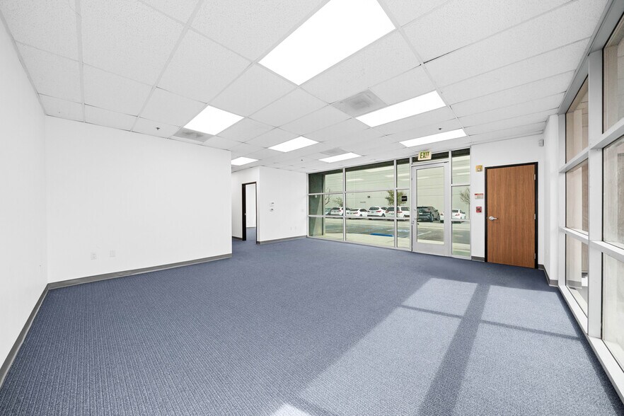 More Photos Of 14920 Hilton Dr, Fontana Warehouse For Lease