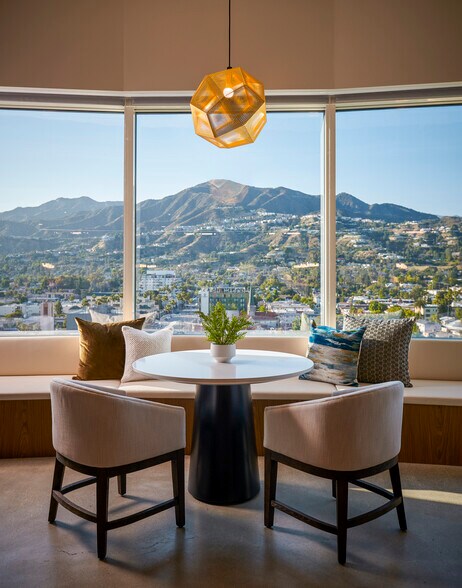 More Photos Of 800 N Brand Blvd, Glendale Office For Lease