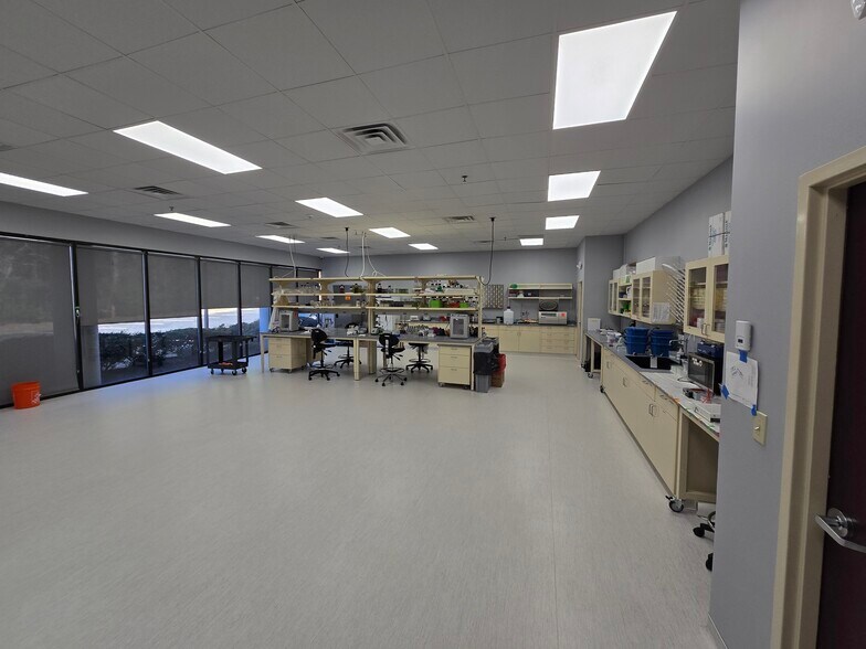 More Photos Of 5700 Highlands Pky SE, Smyrna Light Distribution For Lease
