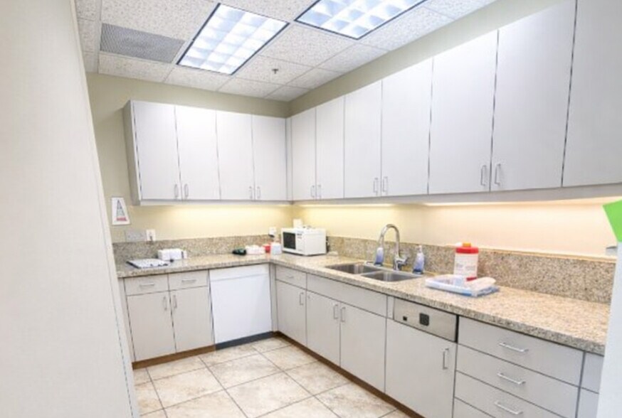 More Photos Of 6848 E Brown Rd, Mesa Medical For Sale