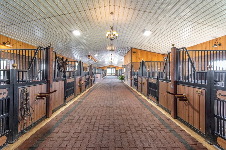 More Photos Of 15158 Berlin Tpke, Purcellville Lodge Meeting Hall For Lease