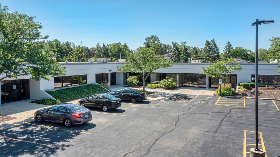 Primary Photo Of 901-939 Parkview Blvd, Lombard Office For Lease