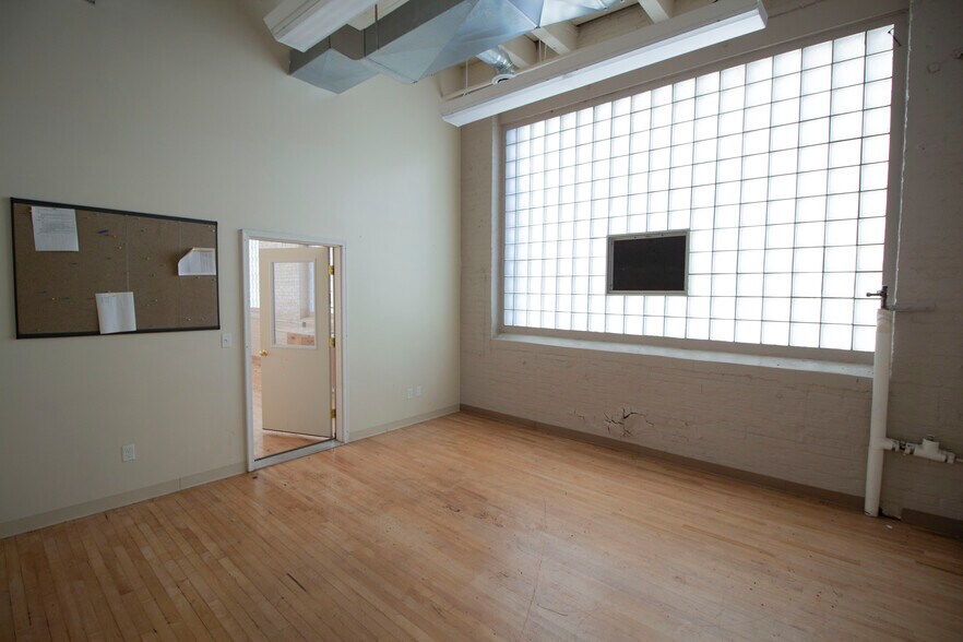 More Photos Of 126 Avenue C, Springfield Manufacturing For Sale
