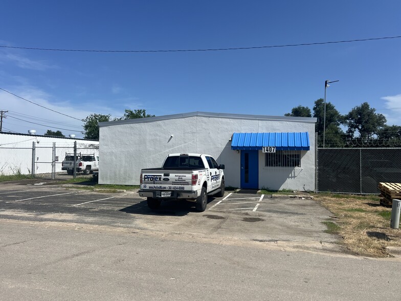 Primary Photo Of 1407 Brandi Ln, Round Rock Industrial For Sale