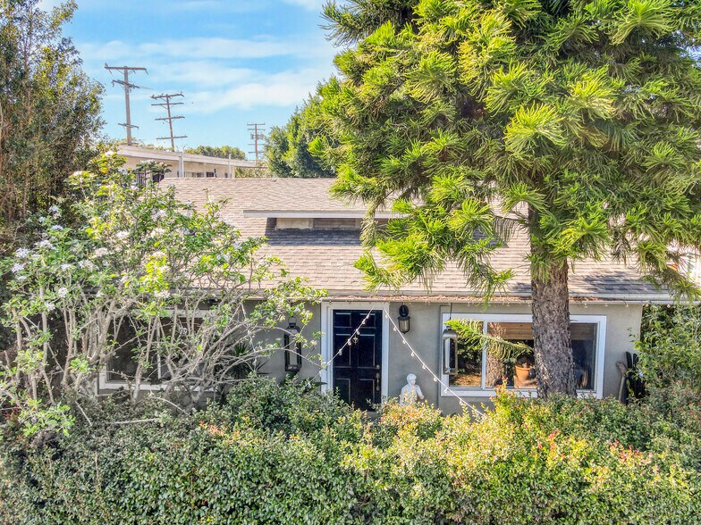 More Photos Of 1123 N Genesee Ave, West Hollywood Apartments For Sale