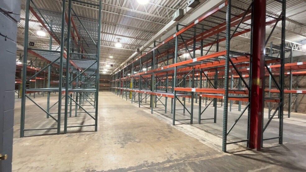 More Photos Of 705 Baker Ct, High Point Warehouse For Lease