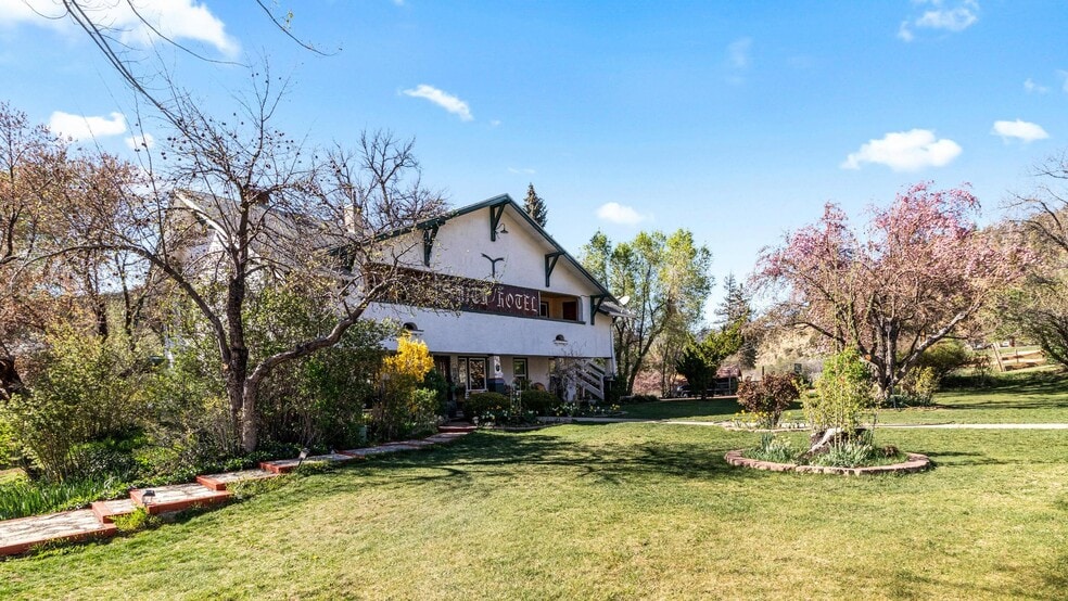 More Photos Of 295 N Main St, Glendale Hospitality For Sale