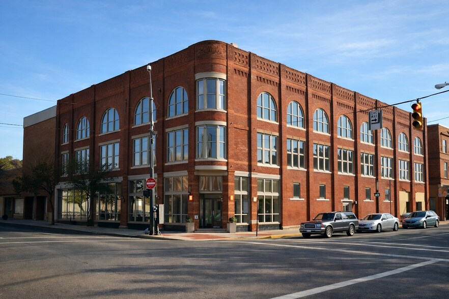 Primary Photo Of 163 E Center St, Marion Coworking Space