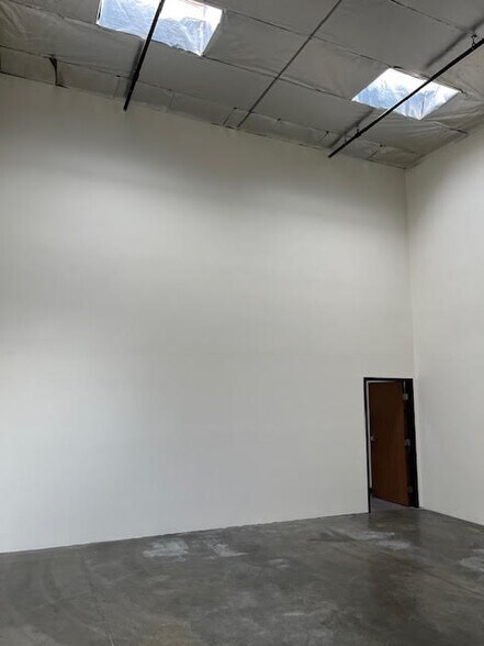 More Photos Of 874-888 Palomares Ave, La Verne Warehouse For Lease
