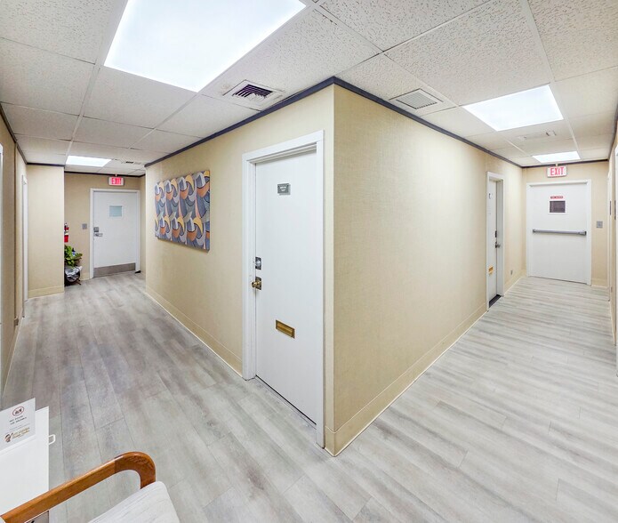 More Photos Of 1127 11th Ave, Honolulu Office For Lease