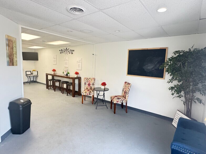 More Photos Of 3656 Highway 5, Douglasville Storefront Retail Office For Lease