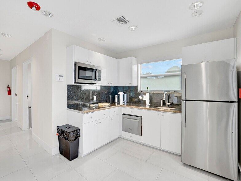 More Photos Of 1675 SW 27th Ave, Miami Medical For Sale