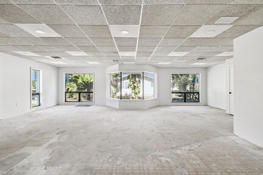 More Photos Of 6430 Madison St, New Port Richey Medical For Sale