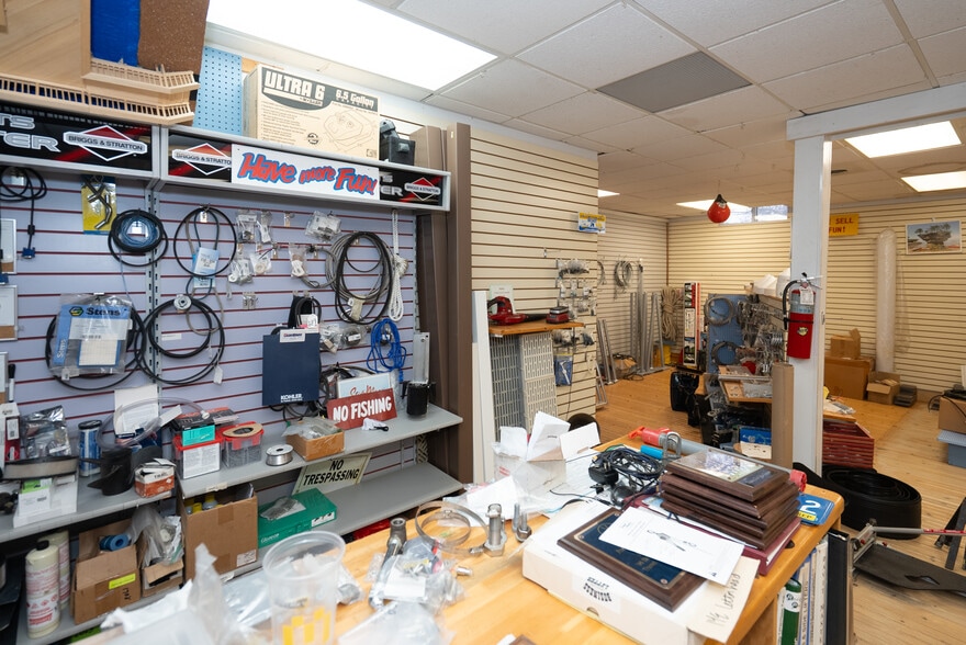 More Photos Of 7427 Dyke Rd, Clay Freestanding For Lease