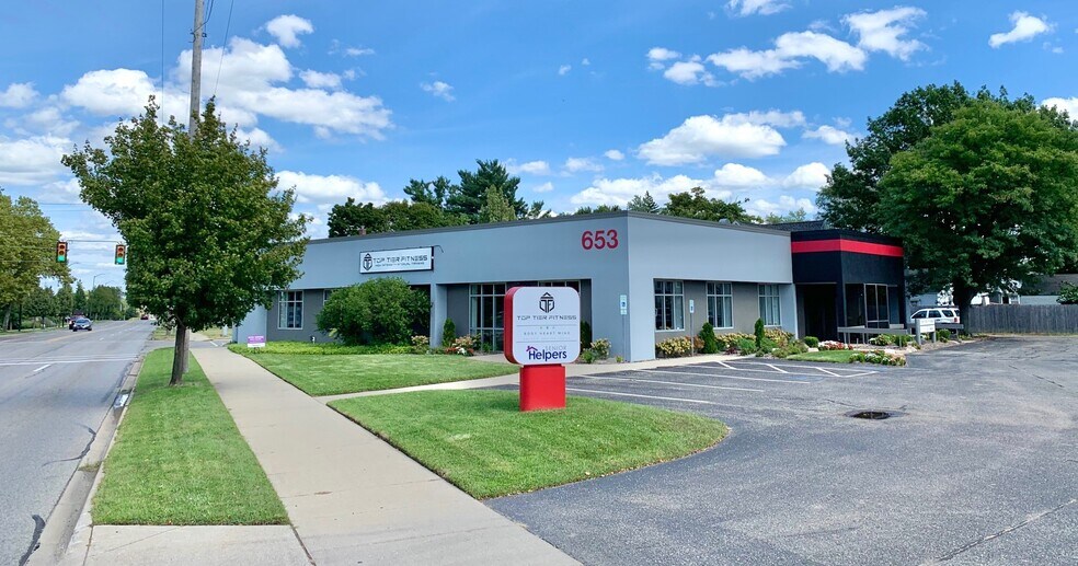 More Photos Of 653 Michigan Ave, Holland Freestanding For Lease