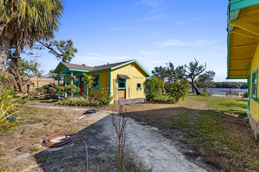 More Photos Of 12685 FL-24, Cedar Key Hotel For Sale