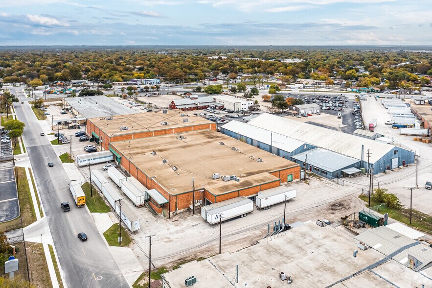 More Photos Of 1734 Centennial Blvd, San Antonio Warehouse For Sale