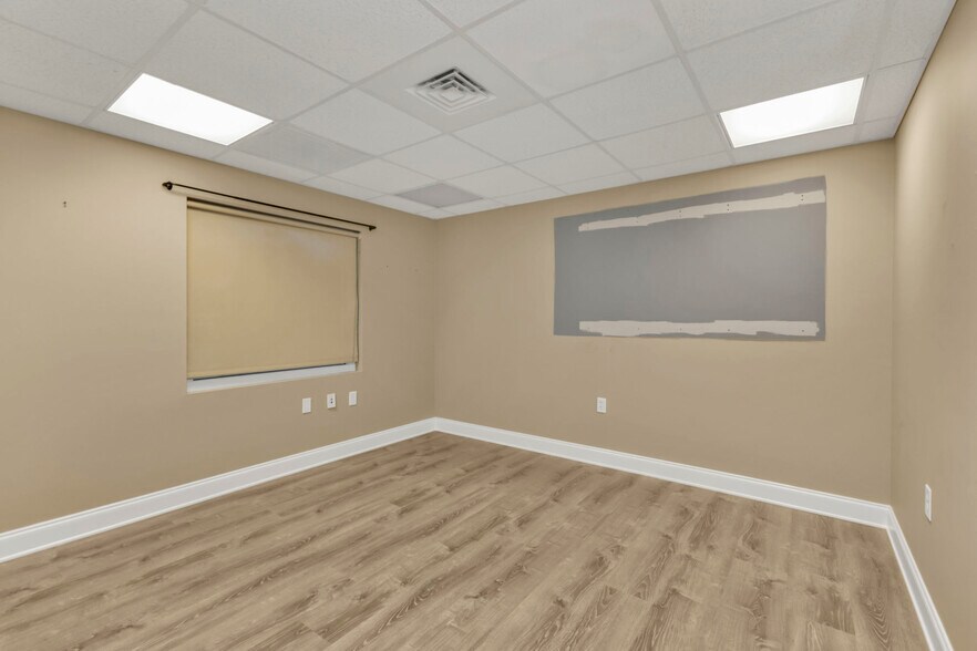 More Photos Of 128 W Charlotte Ave, Punta Gorda Office Residential For Sale