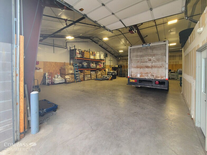 More Photos Of 2527 NE 4th St, Bend Industrial For Lease