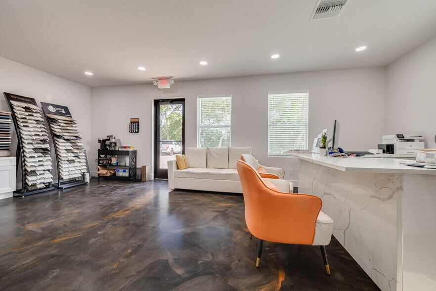 More Photos Of 2312 US Highway 19, Holiday Office For Sale