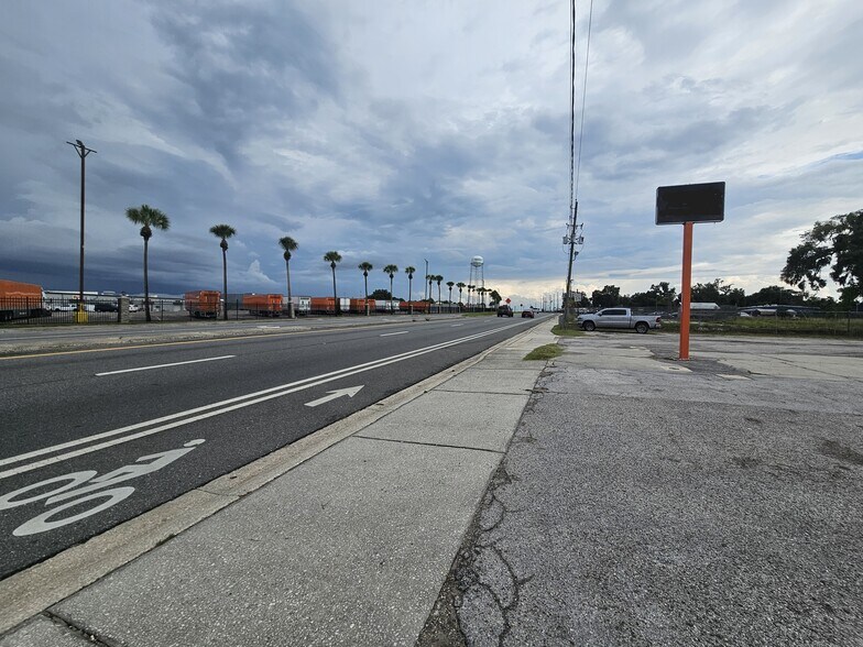 More Photos Of 15217 US 301, Dade City Office For Sale