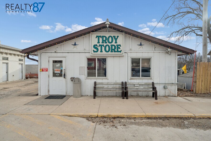 More Photos Of 5913 Troy Mills rd, Coggon General Retail For Sale