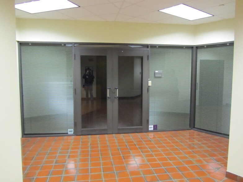More Photos Of 539 N Carancahua St, Corpus Christi Office For Lease