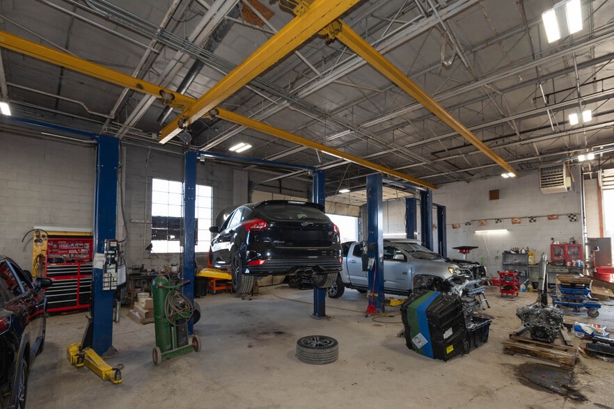 More Photos Of 2660 Hawcreek Blvd, Columbus Warehouse For Sale