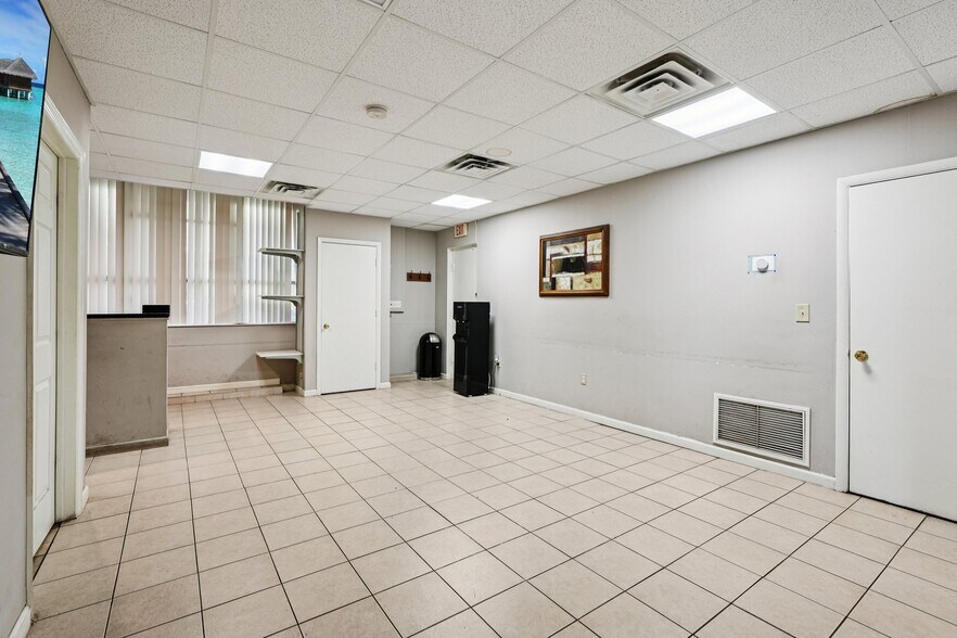 More Photos Of 99-105 Berkshire Ave, Paterson Office For Lease