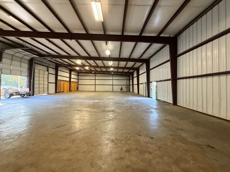 More Photos Of 21755 I45 N, Spring Showroom For Lease