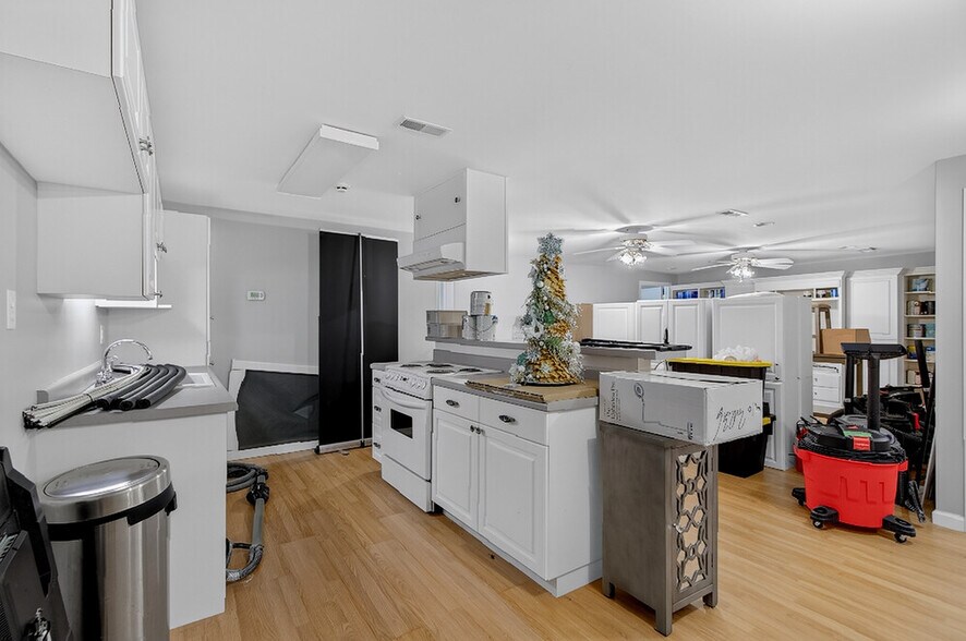 More Photos Of 1930 Charlie Hall Blvd, Charleston Medical For Lease