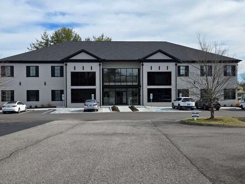 Primary Photo Of 105 Glen Oak Blvd, Hendersonville Medical For Lease