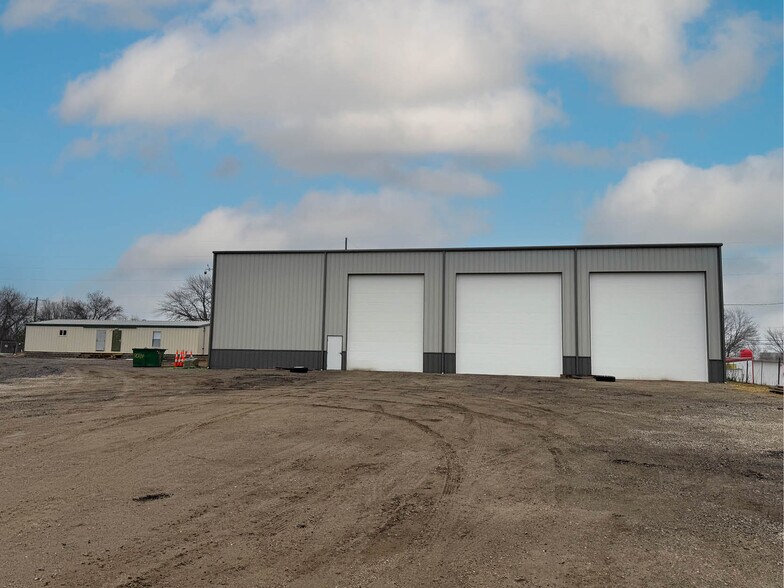 Primary Photo Of 1624 Blue Ridge Blvd, Kansas City Warehouse For Sale