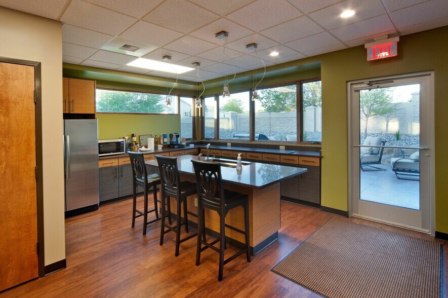 More Photos Of 1631 Zimmerman Trl, Billings Office For Sale
