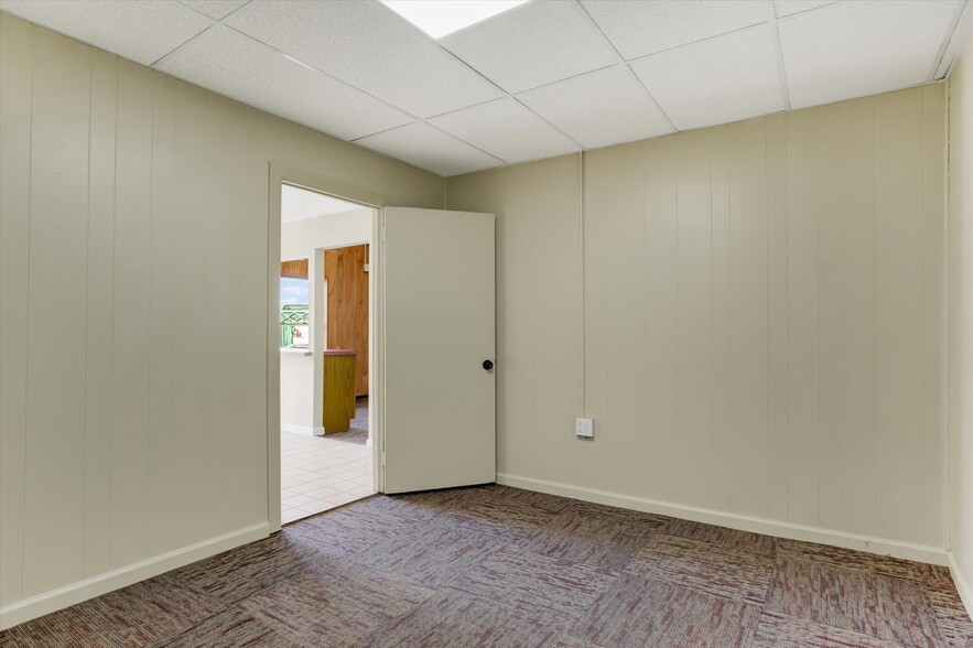 More Photos Of 100 Old York Rd, New Cumberland Storefront Retail Office For Lease