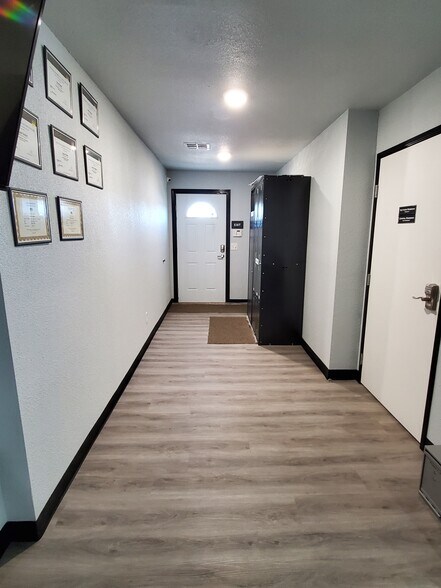 More Photos Of 2810 Market St & 2867 Main St, Riverside Warehouse For Sale