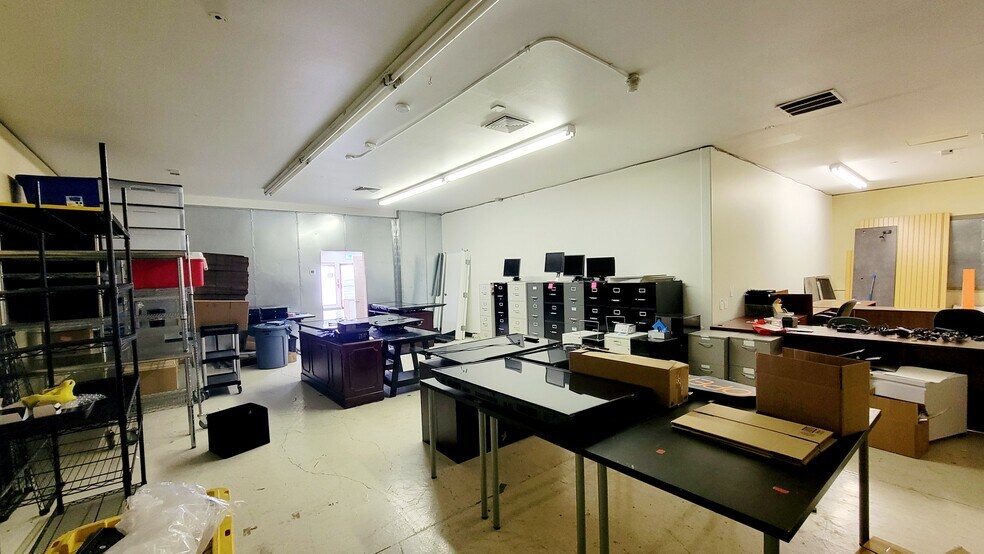 More Photos Of 1310-1330 12th St SE, Salem General Retail For Sale