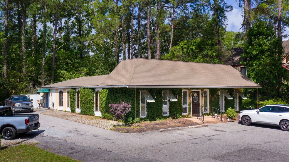 Primary Photo Of 72 Arrow Rd, Hilton Head Island Freestanding For Sale