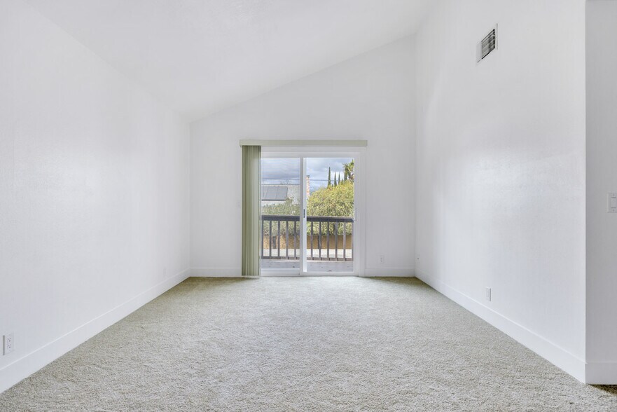 More Photos Of 1700 E Tabor Ave, Fairfield Apartments For Sale