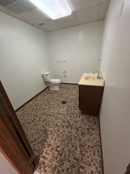 More Photos Of 4136 Library Rd, Pittsburgh Storefront For Lease