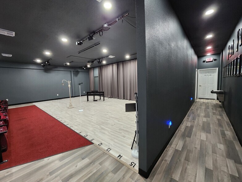 More Photos Of 415 E Parkwood Ave, Friendswood Medical For Lease