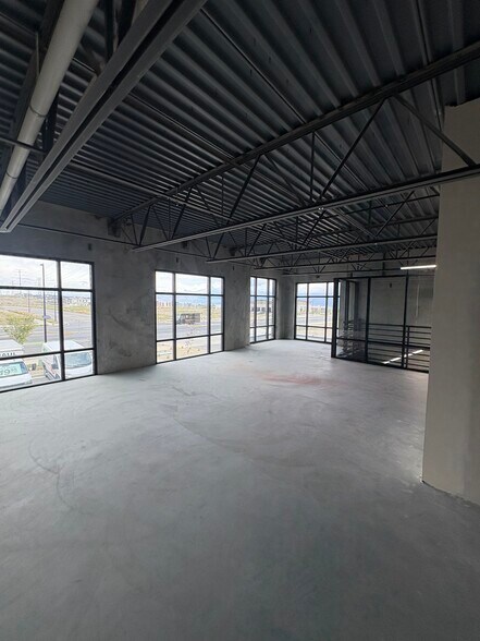 More Photos Of 5879 W 7800 S, West Jordan Office For Lease
