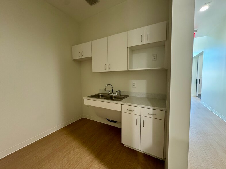 More Photos Of 1400 N Coit Rd, McKinney Medical For Lease